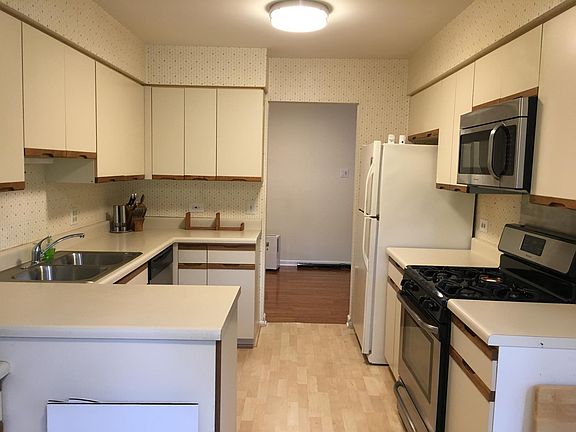 4th image of 1313 Cromwell Ct