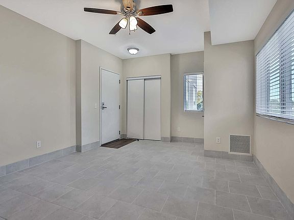 3rd image of 1040 Como Ave SE #202