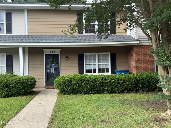 123 Rollingwood Dr, Dunn, NC 28334