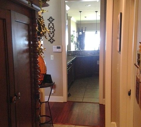 3rd image of 104 Laurel West Cv