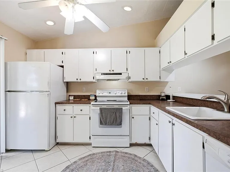 4010 Ice Castle Way #8 — Photo 10