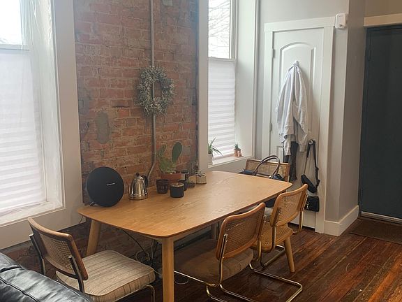3rd image of 547 Channing St #3