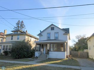 909 4th St N, Fargo, ND 58102
