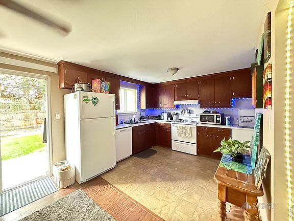 4th image of 1704 Estrella Ave