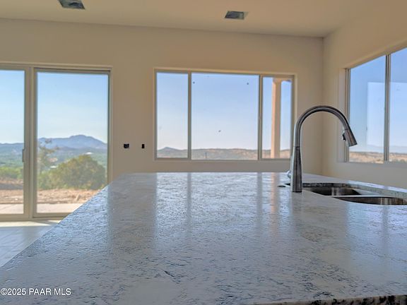 3rd image of 207 Looking Glass Dr