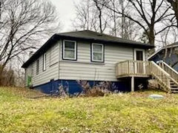 540 S Lakeview Dr, Lowell, IN 46356