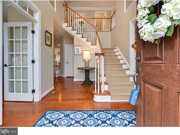 2nd image of 212 E Crail Ct