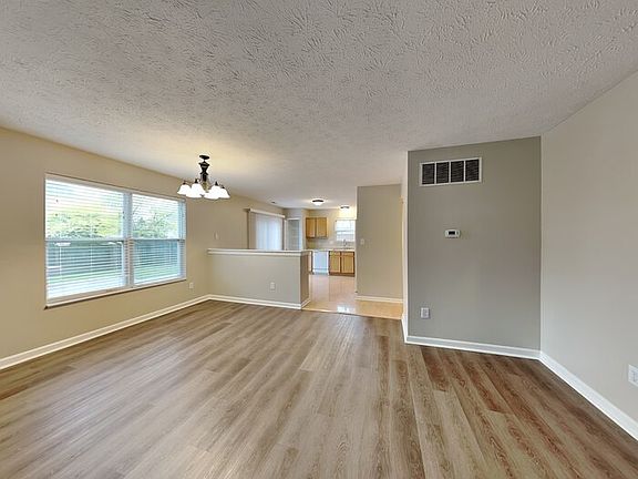 5th image of 13314 Eastwood Ln