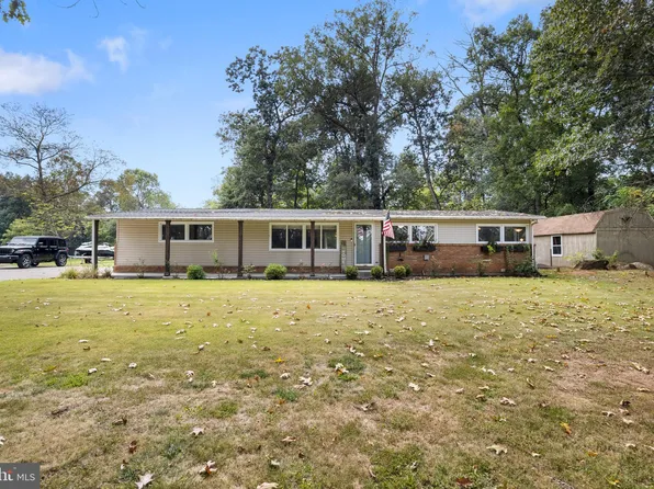 1054 Locust Grove Rd, Middletown, PA 17057