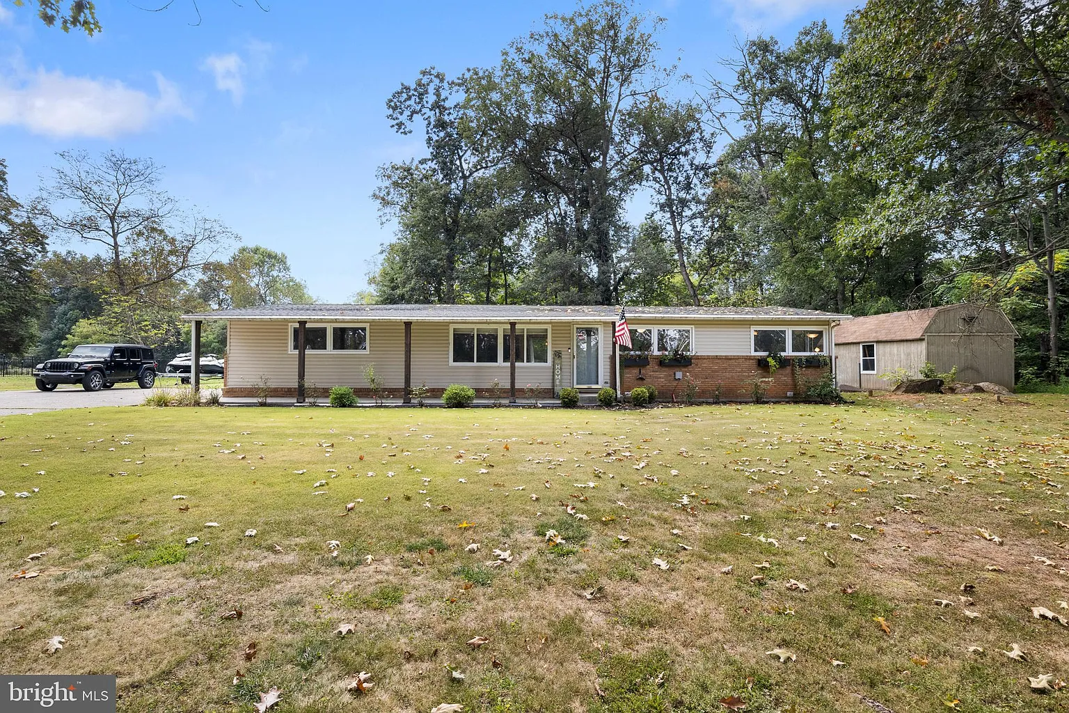 1054 Locust Grove Rd photo 1