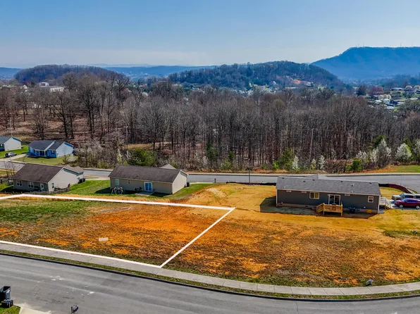 2311 Serenity Ct, Kingsport, TN 37665