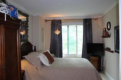 5th image of 240 Lombard St APT 628