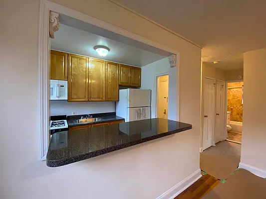 Rented by Contact Realty | media 2