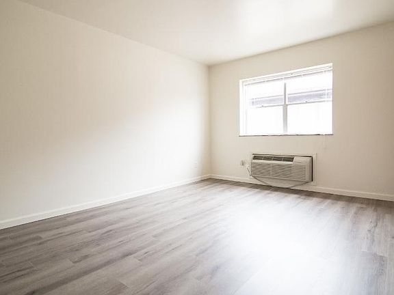4th image of 1521 Neil Ave APT A6