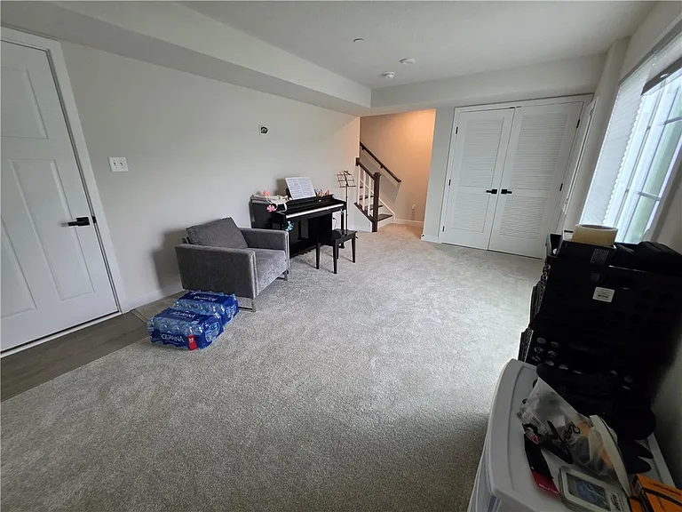 120 Crown St — Photo 42