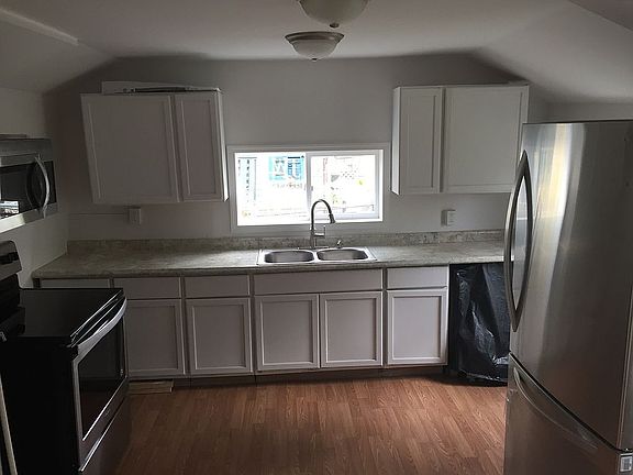 4th image of 897 Carroll St