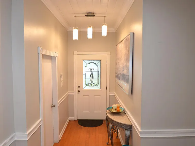 7004 Hyde Grove Ave — Photo 2