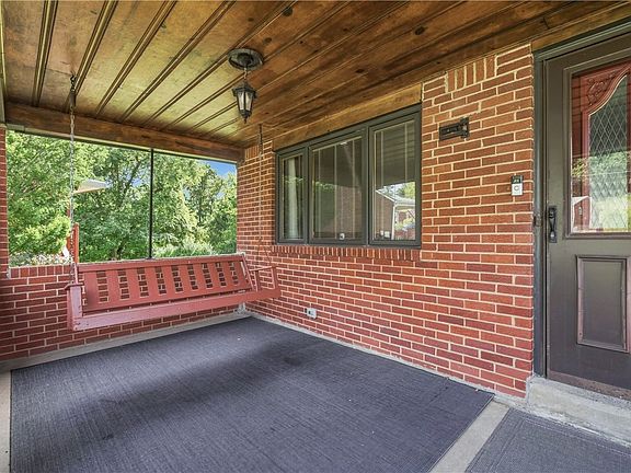 3rd image of 737 Providence Dr