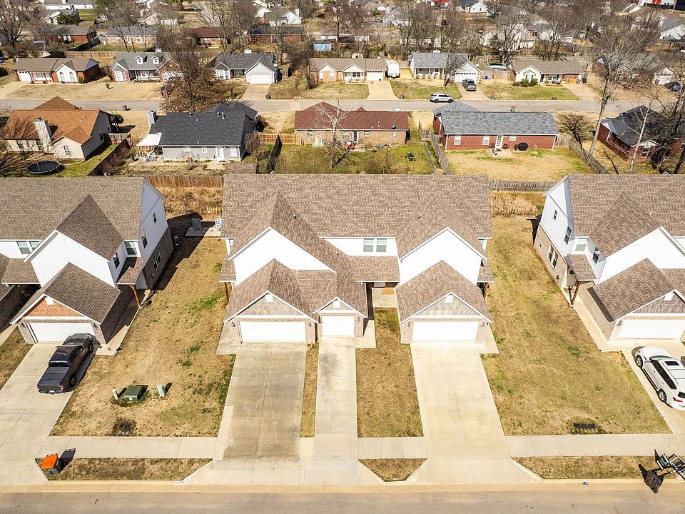 2nd image of 1935B Linwood Dr