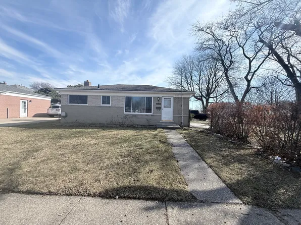 30214 J Carls St, Roseville, MI 48066