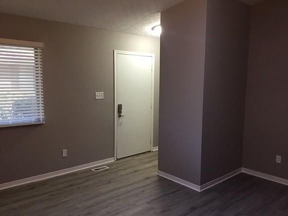 3rd image of 39 Woodrow Ave