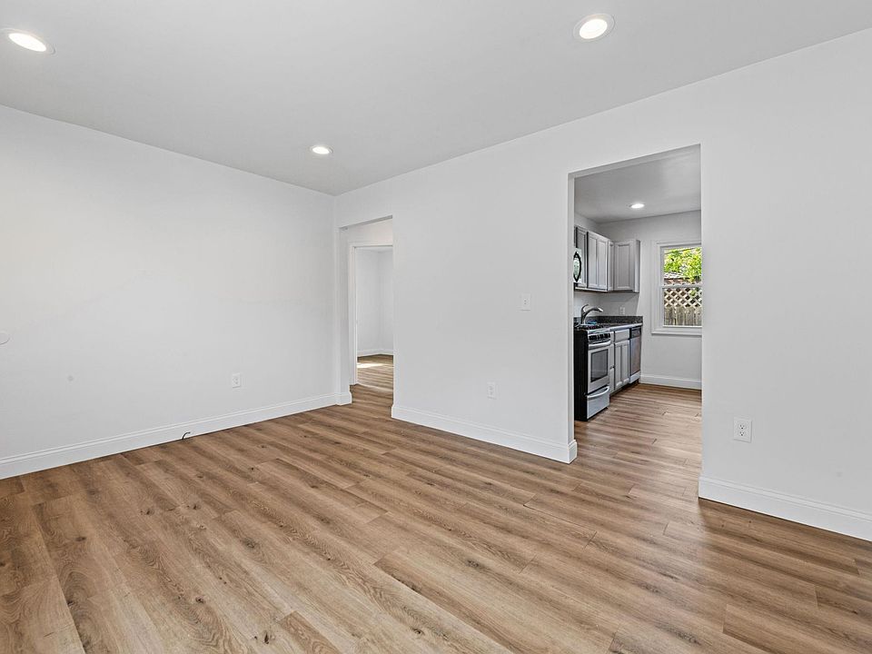 25545 Packard St, photo 9