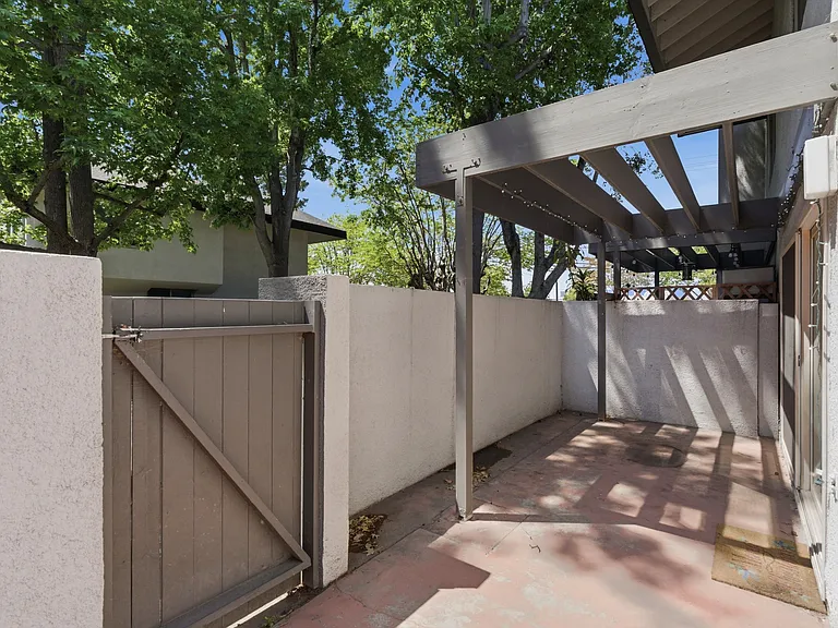 6872 Lampson Ave — Photo 25