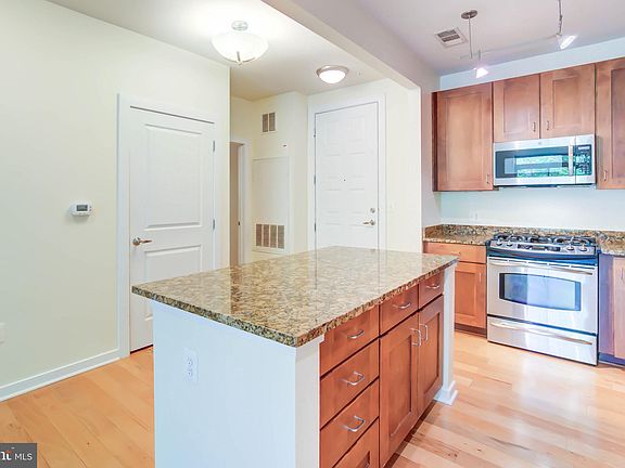 4th image of 2200 N Westmoreland St Unit 313