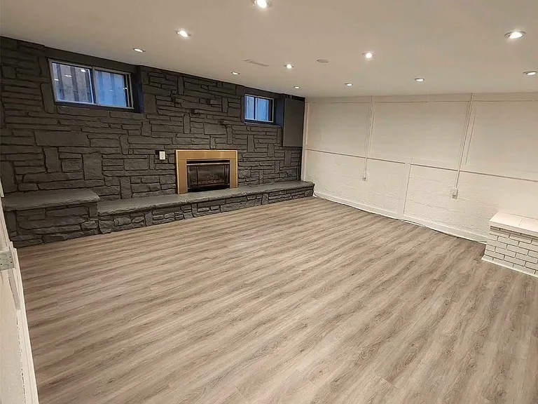 271 Sussex Ave #BSMT — Photo 2