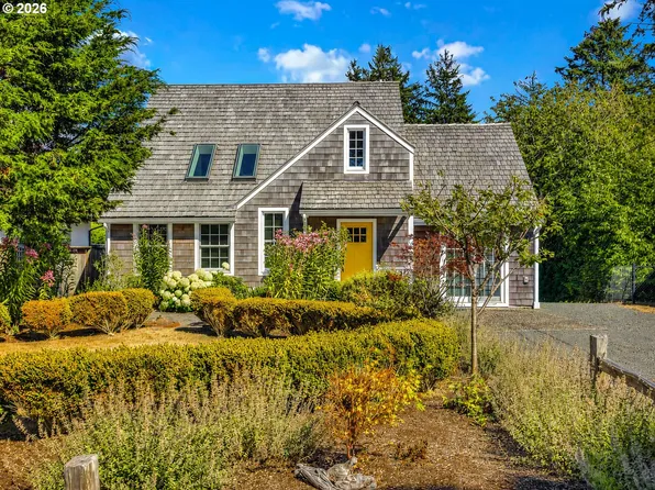 967 N Cottage Ave, Gearhart, OR 97138