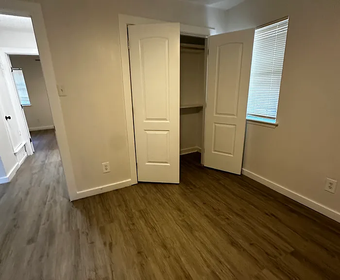 2463 Fort Worth St — Photo 18