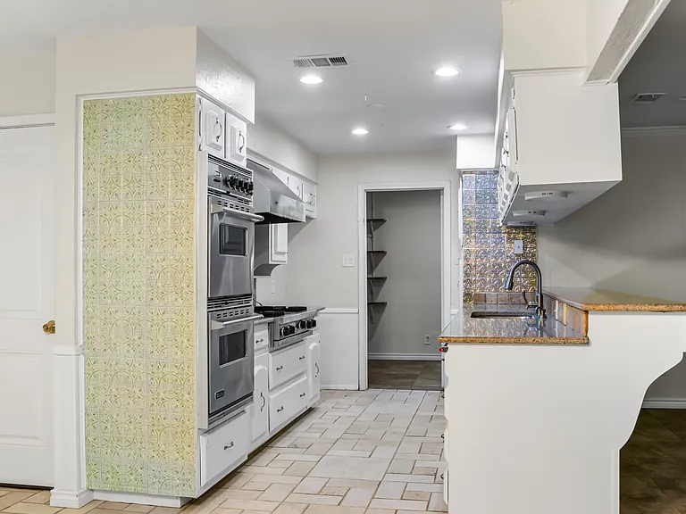 613 Overland Trl — Photo 14