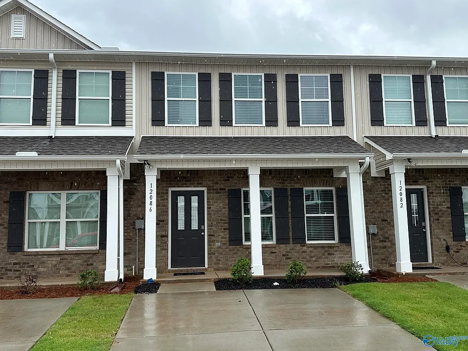 12086 Windy Ln