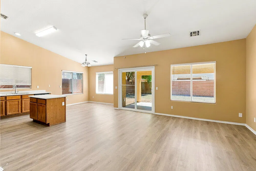 4 bed, 2.0 bath, 1798 sqft, $2,295 — Photo 4