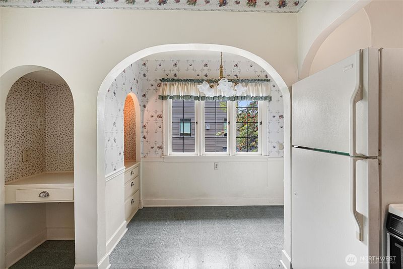 5th image of 9917 NE 190th Street