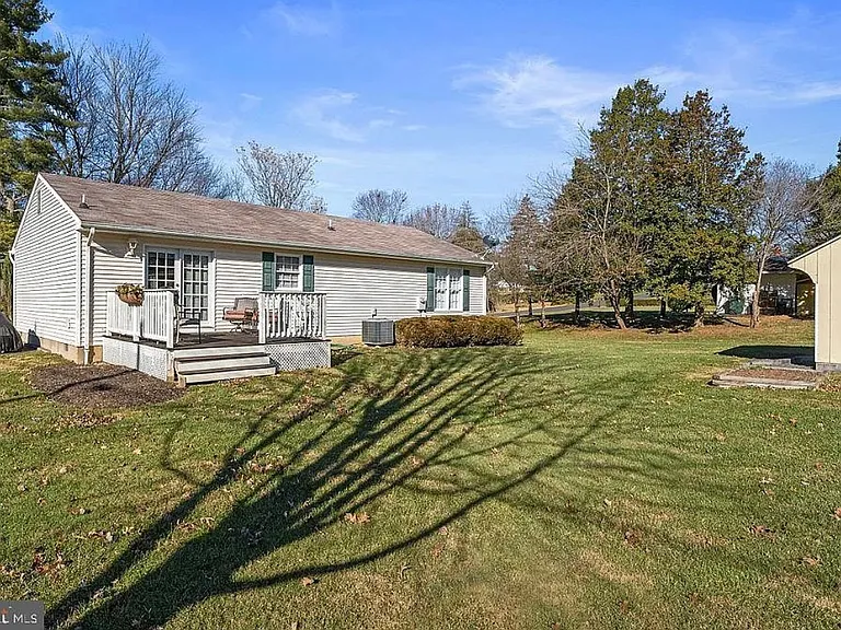 427 Foxcroft Rd — Photo 11