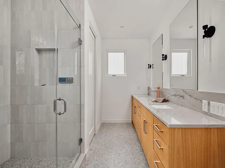 3019 Garwood St #1 — Photo 13