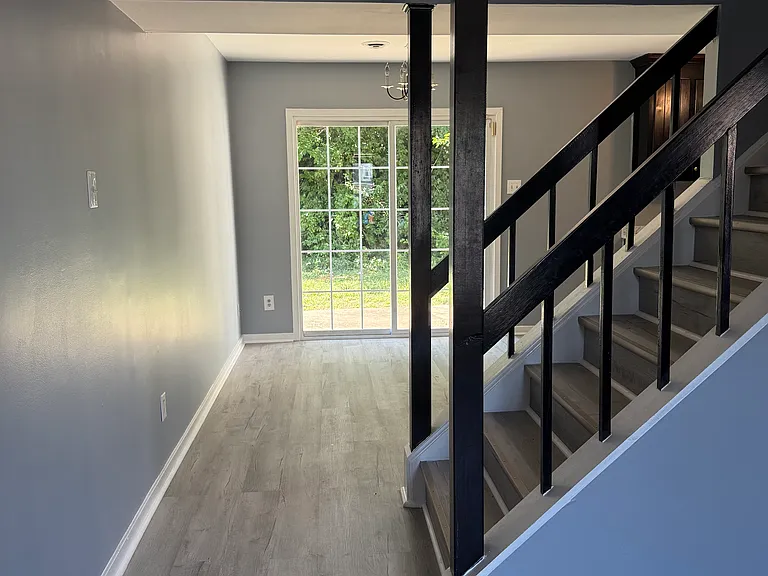 222 Knightsmanor Ct — Photo 10