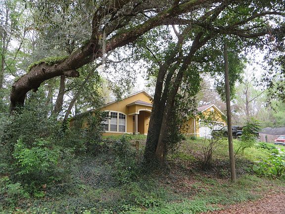 3rd image of 23141 Fitzhugh Ave