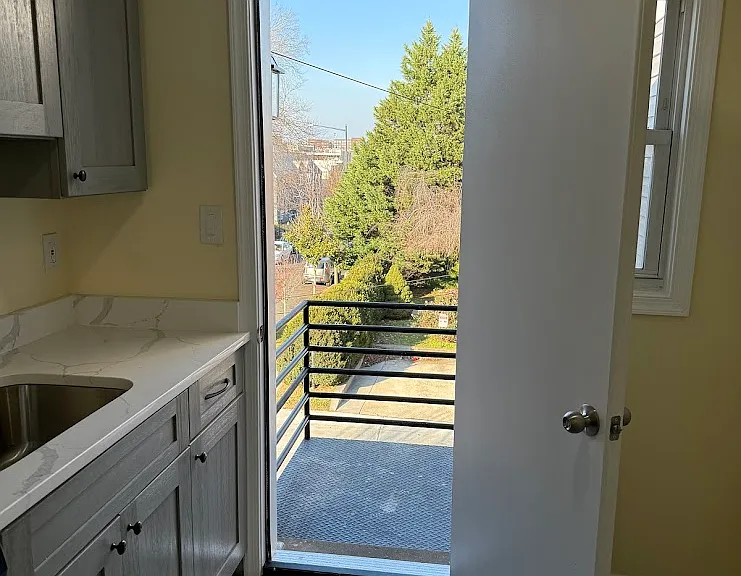 1820 C St NE #2 — Photo 31
