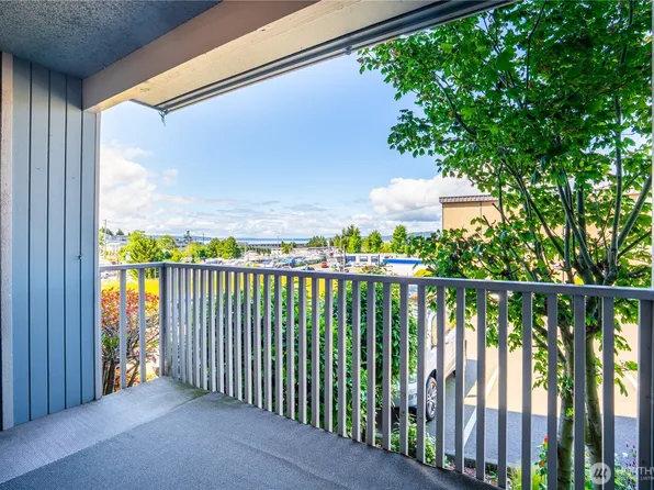 813 S 227th Place #2, Des Moines, WA 98198
