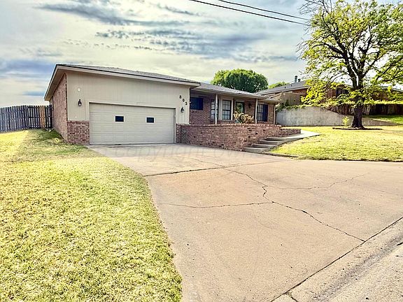 2nd image of 805 Skyline Dr