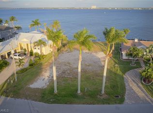 5639 Riverside Dr, Cape Coral, FL 33904
