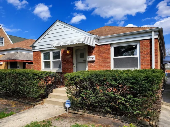 5709 N Mango Ave, Chicago, IL 60646