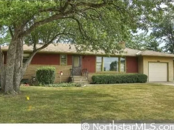 1432 County Road B W, Roseville, MN 55113