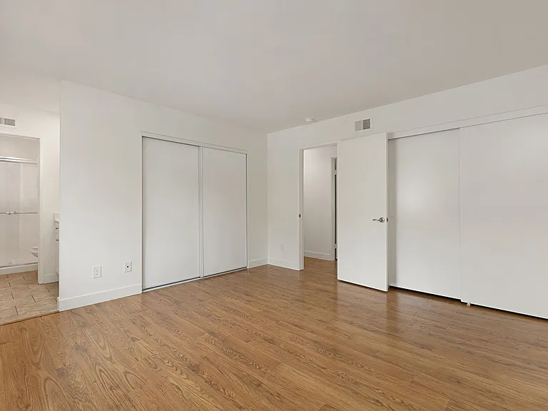 3661 Harvard Dr — Photo 15