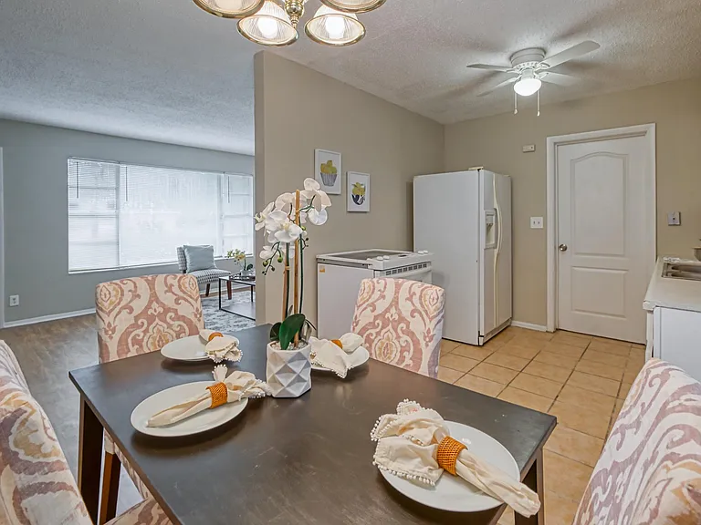 2220 Eudine Dr W — Photo 4