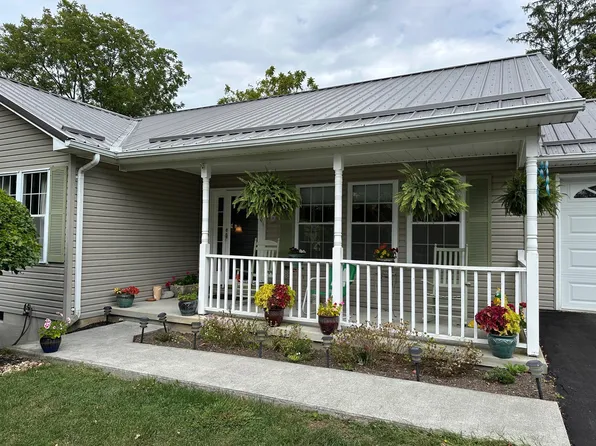 292 Clearview Dr, Lewisburg, WV 24901