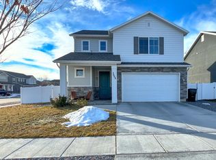 3668 S Finch St, Syracuse, UT 84075