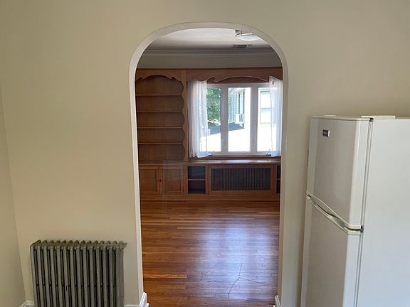 5th image of 1598 Richmond Ave #B